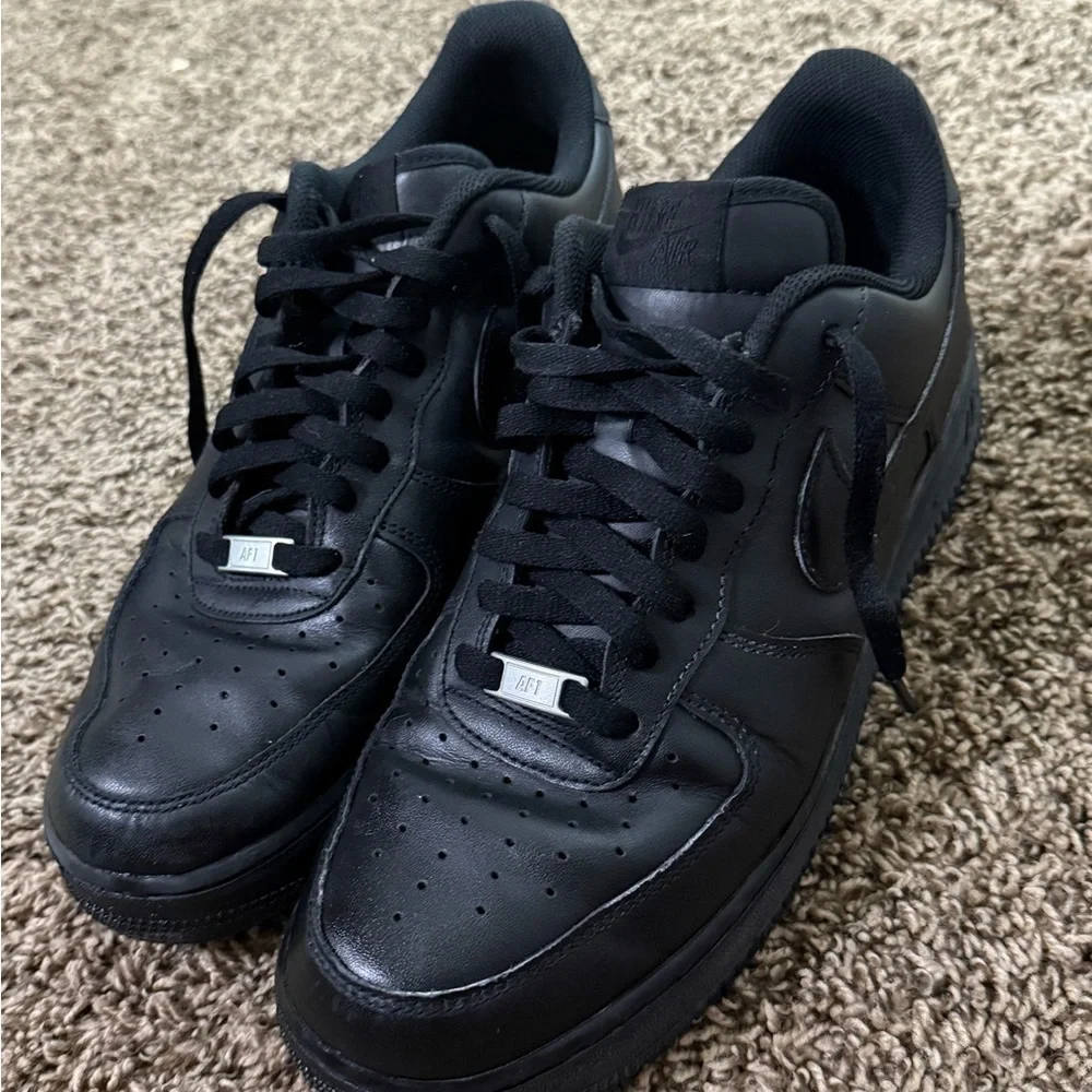 Nike Men's Black Sneakers